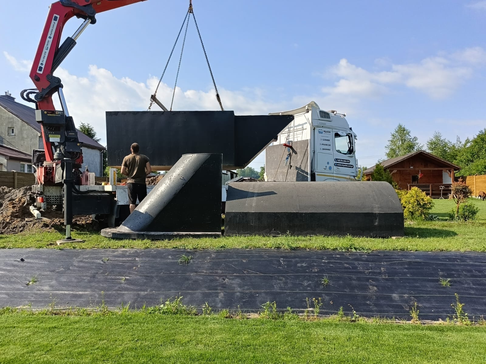 Piwniczka betonowa Bielsko-Biała – trwała i gotowa piwnica ogrodowa z montażem