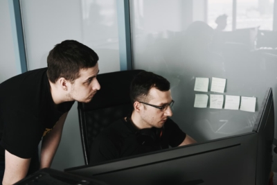 Understanding Seniority Expectations: Why Polish Developers Face Different Standards in DACH and Israeli Markets