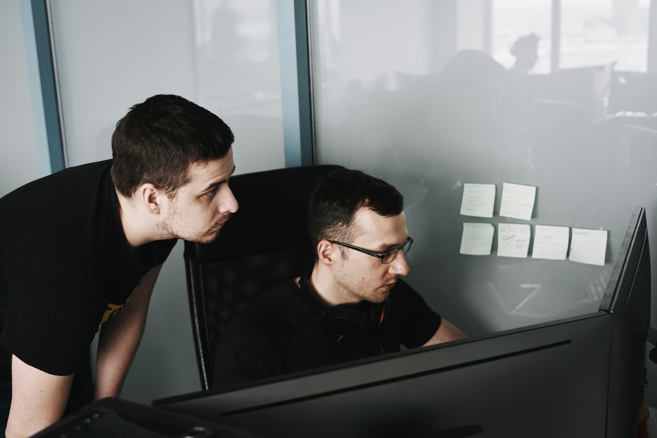 Understanding Seniority Expectations: Why Polish Developers Face Different Standards in DACH and Israeli Markets