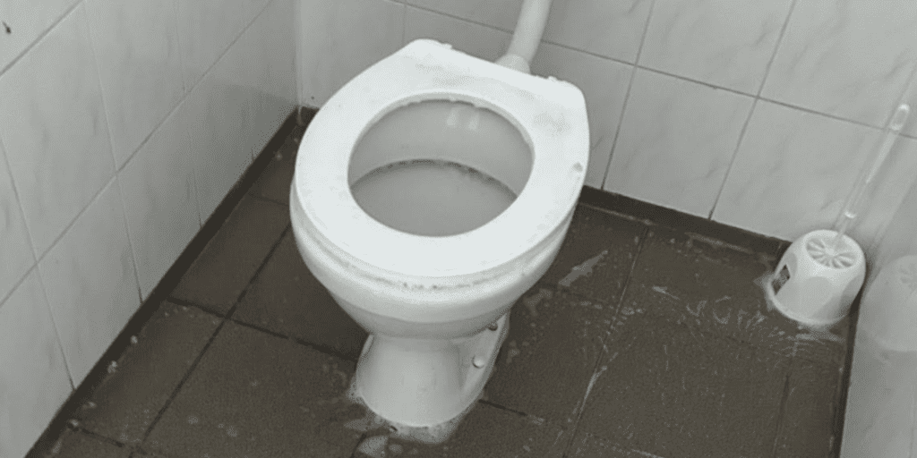 Wandalizm w szkole w Brodnicy. Dyrekcja mówi: „Dość!”